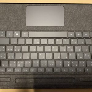 Microsoft Surface Pro Keyboard with pen storage magyar ékezetekkel Platinum